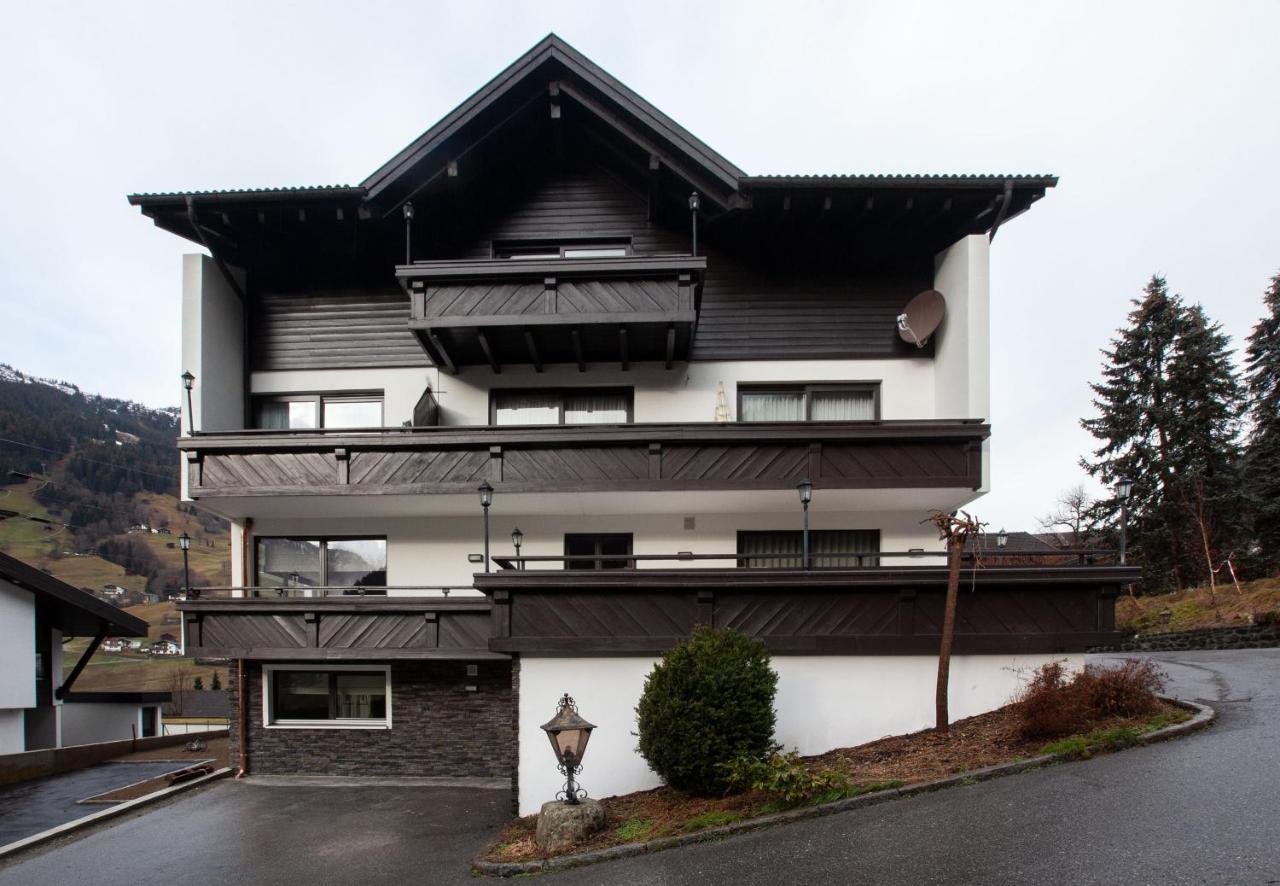 Haus 4 Montafon By Pferd Auf Wolke Apartman Gaschurn Kültér fotó